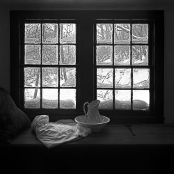 Tom Artin - Window Seat Bilzzard